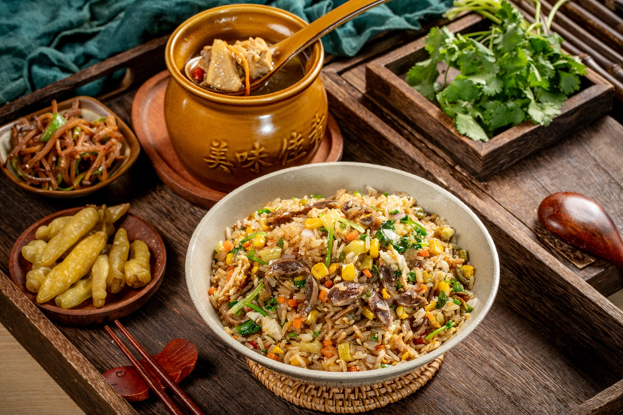 泡椒鸡杂蛋炒饭