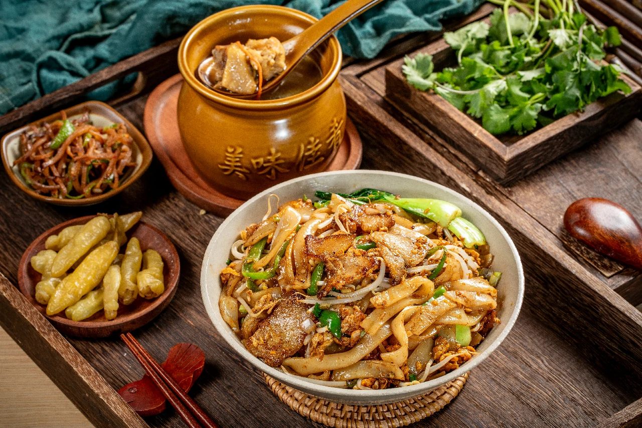 青椒回锅肉蛋炒河粉